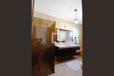 Casa à venda com 440m², 4 quartos e 3 vagasBanheiro da Suíte 2