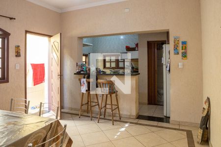 Casa à venda com 120m², 3 quartos e 2 vagas Casa à venda com 120m², 3 quartos e 2 vagasCopa