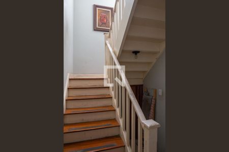 Escada de casa à venda com 3 quartos, 120m² em Vila Ipojuca, São Paulo