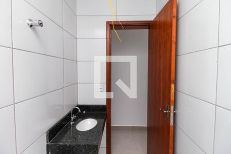 Casa à venda com 67m², 3 quartos e 2 vagasBanheiro