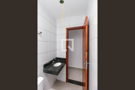 Casa à venda com 67m², 3 quartos e 2 vagasBanheiro