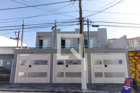 Casa à venda com 67m², 3 quartos e 2 vagasFachada