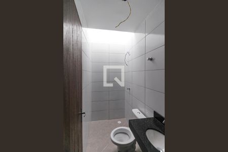 Casa à venda com 67m², 3 quartos e 2 vagasBanheiro