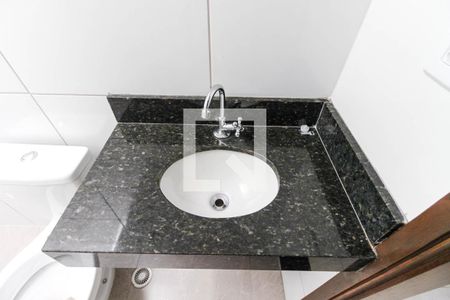 Casa à venda com 67m², 3 quartos e 2 vagasBanheiro