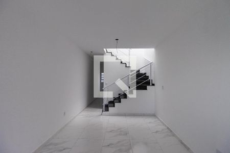 Sala de casa à venda com 3 quartos, 67m² em Vila Virginia, São Paulo