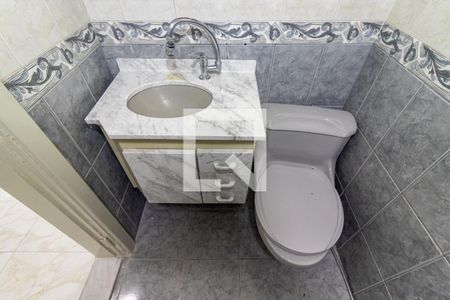 Apartamento à venda com 70m², 2 quartos e 1 vaga Apartamento à venda com 70m², 2 quartos e 1 vagaBanheiro Social