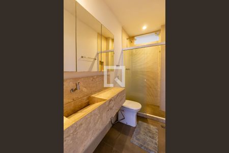 Apartamento para alugar com 70m², 2 quartos e 1 vaga Apartamento para alugar com 70m², 2 quartos e 1 vagaBanheiro social