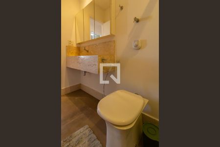 Apartamento para alugar com 70m², 2 quartos e 1 vaga Apartamento para alugar com 70m², 2 quartos e 1 vagaDetalhe do banheiro social