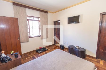 Quarto 1 / suite de casa para alugar com 3 quartos, 440m² em Planalto, Belo Horizonte