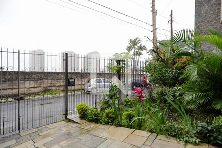 Casa à venda com 192m², 4 quartos e 2 vagasEntrada e jardim