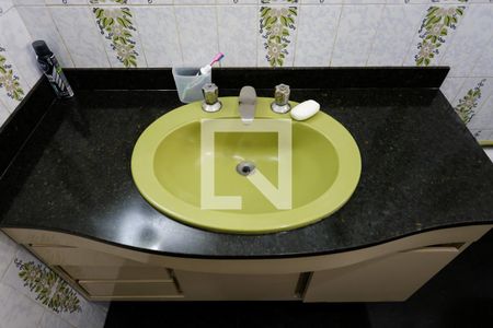 Casa à venda com 192m², 4 quartos e 2 vagasBanheiro