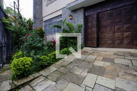 Casa à venda com 192m², 4 quartos e 2 vagasEntrada e jardim