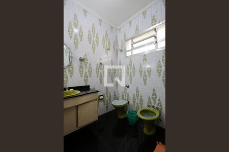 Casa à venda com 192m², 4 quartos e 2 vagasBanheiro