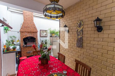 Casa à venda com 125m², 3 quartos e 2 vagas Casa à venda com 125m², 3 quartos e 2 vagasQuintal