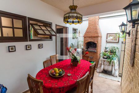 Casa à venda com 125m², 3 quartos e 2 vagas Casa à venda com 125m², 3 quartos e 2 vagasQuintal
