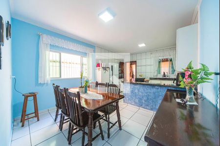 Casa à venda com 204m², 3 quartos e 3 vagas Casa à venda com 204m², 3 quartos e 3 vagasCopa