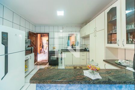 Casa à venda com 204m², 3 quartos e 3 vagas Casa à venda com 204m², 3 quartos e 3 vagasCozinha