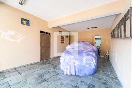 Casa à venda com 204m², 3 quartos e 3 vagas Casa à venda com 204m², 3 quartos e 3 vagasGaragem