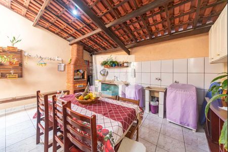 Casa à venda com 204m², 3 quartos e 3 vagas Casa à venda com 204m², 3 quartos e 3 vagasÁrea de Serviço e Churrasqueira