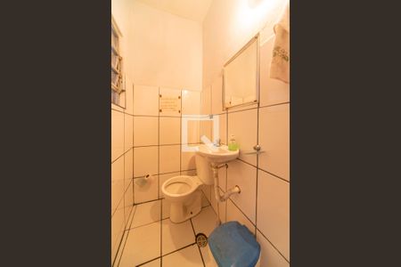 Casa à venda com 204m², 3 quartos e 3 vagas Casa à venda com 204m², 3 quartos e 3 vagasBanheiro da Garagem