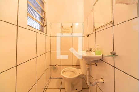 Casa à venda com 204m², 3 quartos e 3 vagas Casa à venda com 204m², 3 quartos e 3 vagasBanheiro da Garagem