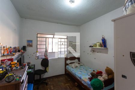 Quarto 2 de casa à venda com 5 quartos, 220m² em Pompéia, Belo Horizonte