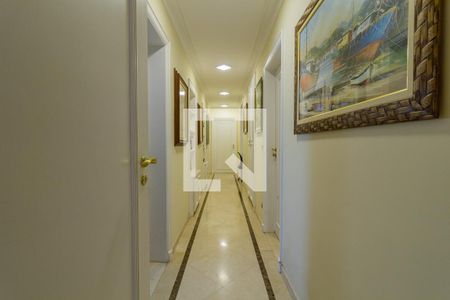 Apartamento para alugar com 250m², 3 quartos e 4 vagas Apartamento para alugar com 250m², 3 quartos e 4 vagasCorredor