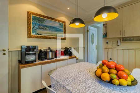 Apartamento para alugar com 250m², 3 quartos e 4 vagas Apartamento para alugar com 250m², 3 quartos e 4 vagasCopa