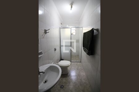 Casa à venda com 176m², 3 quartos e 2 vagasBanheiro social