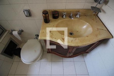 Casa à venda com 176m², 3 quartos e 2 vagasBanheiro suíte