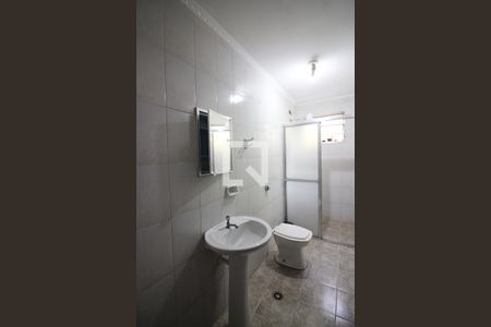 Casa à venda com 176m², 3 quartos e 2 vagasBanheiro social