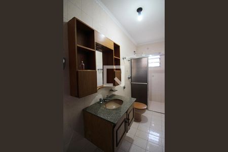 Casa à venda com 176m², 3 quartos e 2 vagasBanheiro social