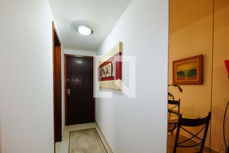Entrada de apartamento à venda com 4 quartos, 170m² em Grajau, Rio de Janeiro