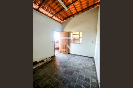 Casa à venda com 4 quartos, 160m² em Conjunto California, Belo Horizonte
