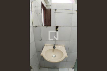 Casa à venda com 80m², 2 quartos e 1 vaga Casa à venda com 80m², 2 quartos e 1 vagaBanheiro