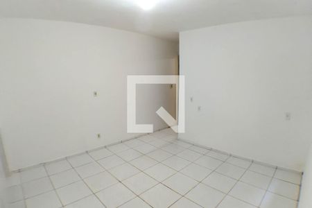 Casa à venda com 80m², 2 quartos e 1 vaga Casa à venda com 80m², 2 quartos e 1 vagaSuíte