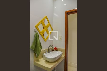 Casa à venda com 110m², 2 quartos e 2 vagasBanheiro