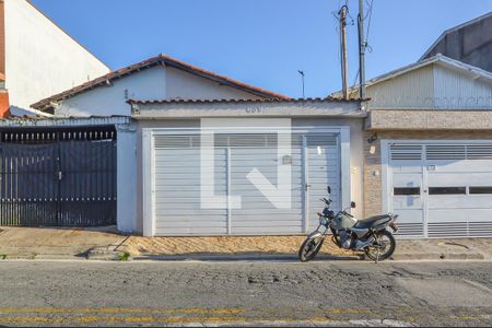 Casa à venda com 110m², 2 quartos e 2 vagasFachada