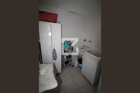 Casa à venda com 240m², 3 quartos e 3 vagasÁrea de Serviço