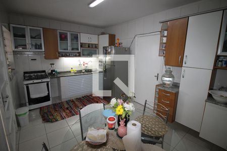Casa à venda com 240m², 3 quartos e 3 vagasCozinha