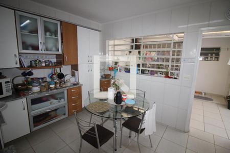 Casa à venda com 240m², 3 quartos e 3 vagasCozinha