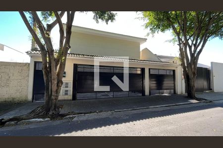 Casa de condomínio para alugar com 51m², 2 quartos e 2 vagas Casa de condomínio para alugar com 51m², 2 quartos e 2 vagasFachada