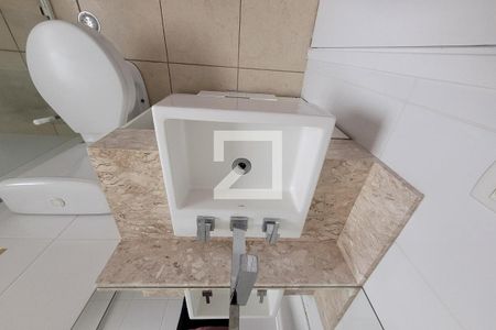 Casa à venda com 215m², 3 quartos e 4 vagas Casa à venda com 215m², 3 quartos e 4 vagasBanheiro Quarto 2- Suíte