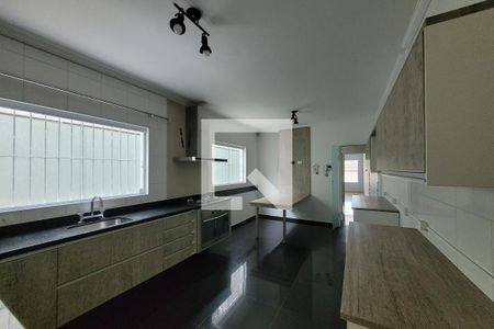 Casa à venda com 215m², 3 quartos e 4 vagas Casa à venda com 215m², 3 quartos e 4 vagasCozinha