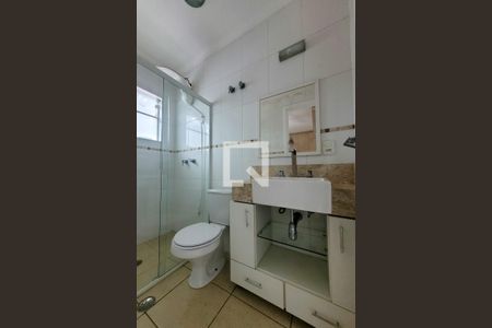 Casa à venda com 215m², 3 quartos e 4 vagas Casa à venda com 215m², 3 quartos e 4 vagasBanheiro Quarto 1- Suíte