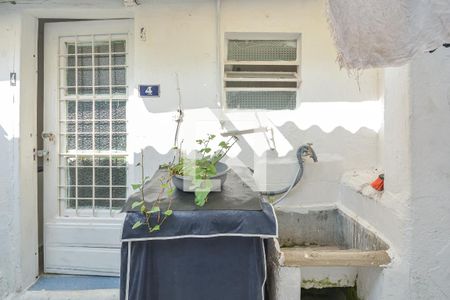 Casa para alugar com 18m², 1 quarto e sem vagaÁrea de Serviço