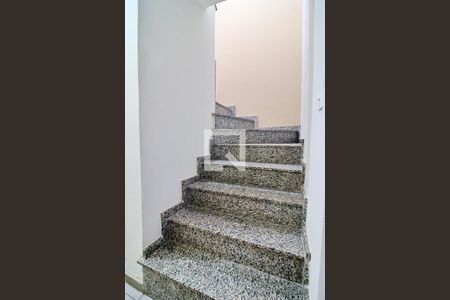 Escada de casa à venda com 3 quartos, 168m² em Jardim Rina, Santo André