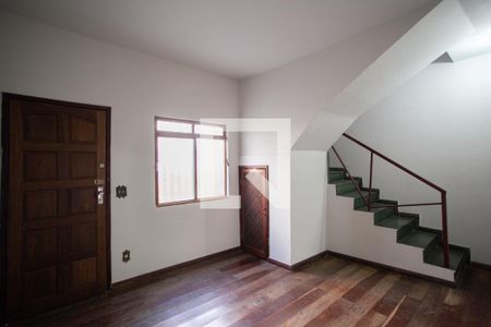 Sala de estar de casa à venda com 2 quartos, 80m² em Santa Rosa, Belo Horizonte