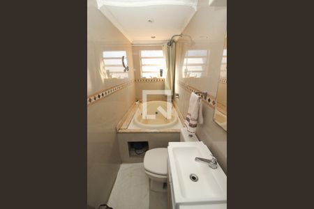 Casa à venda com 1300m², 4 quartos e 10 vagas Casa à venda com 1300m², 4 quartos e 10 vagasBanheiro da Suíte