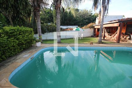 Casa à venda com 1300m², 4 quartos e 10 vagas Casa à venda com 1300m², 4 quartos e 10 vagasPiscina